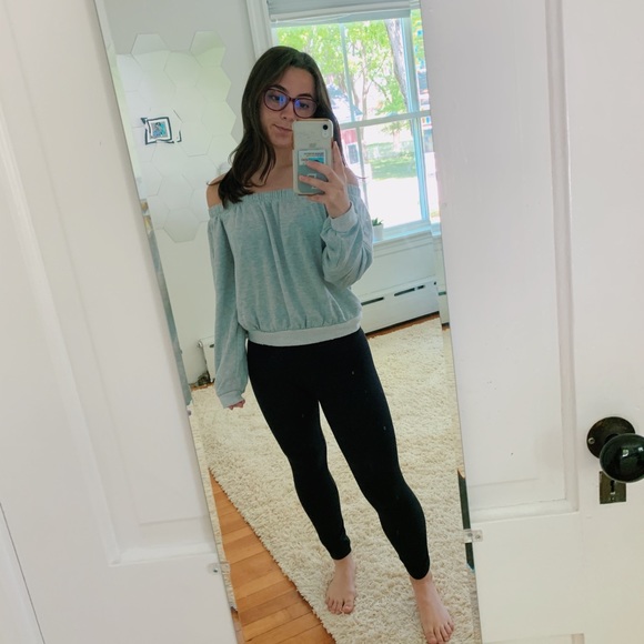 Tops - Cozy grey off the shoulder shirt